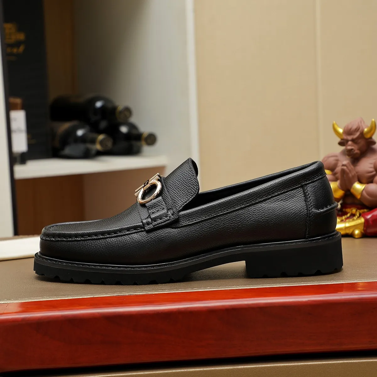 Men's shoes 💰440 Ferragamo [Ferragamo] top imported suit men's shoes 💯Original copy of the official website, product materials: selected imported embossed calfskin + luxury hardware buckle accessories ~ imported water-dyed cow 🐂 leather lining. Strong three-dimensional visual effect, original combination outsole, multiple colors available😘 Size: 39-44 (38.45.46. Customized)